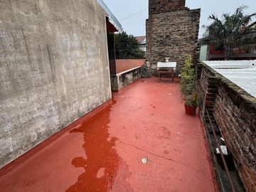 Venta Casa La Tablada Patio Terraza y Local Comercial