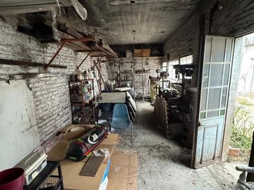 Venta Casa La Tablada Patio Terraza y Local Comercial