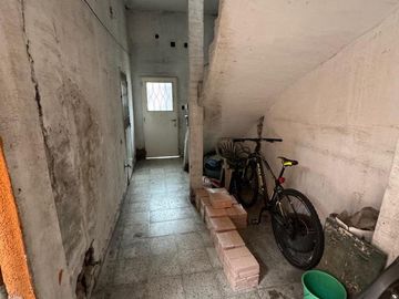 Venta Casa La Tablada Patio Terraza y Local Comercial