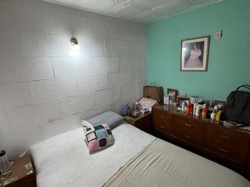 Venta Casa La Tablada Patio Terraza y Local Comercial