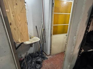 Venta Casa La Tablada Patio Terraza y Local Comercial