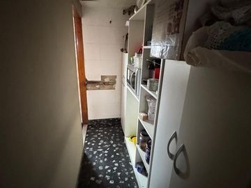 Venta Casa La Tablada Patio Terraza y Local Comercial