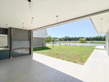 Venta casa 7 amb al río barrio San Juan Villanueva Tigre