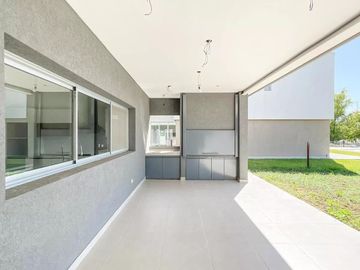 Venta casa 7 amb al río barrio San Juan Villanueva Tigre