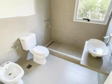 Venta casa 7 amb al río barrio San Juan Villanueva Tigre