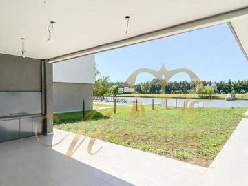 Venta casa 7 amb al río barrio San Juan Villanueva Tigre