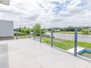 Venta casa 7 amb al río barrio San Juan Villanueva Tigre