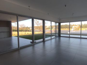 Venta casa 7 amb al río barrio San Juan Villanueva Tigre