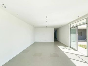 Venta casa 7 amb al río barrio San Juan Villanueva Tigre