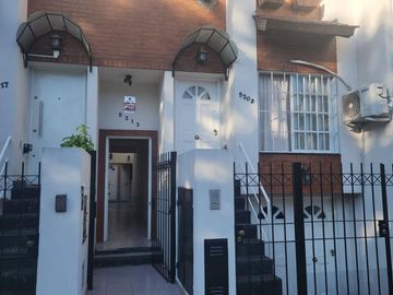 PH de 3 ambientes con patio / jardin con parrilla