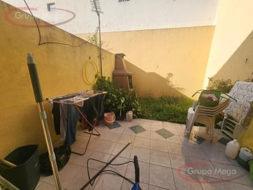 PH de 3 ambientes con patio / jardin con parrilla