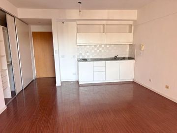 Departamento en venta, monoambiente con cochera, parrilla y baulera. Amenities