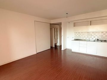 Departamento en venta, monoambiente con cochera, parrilla y baulera. Amenities