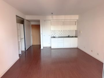 Departamento en venta, monoambiente con cochera, parrilla y baulera. Amenities