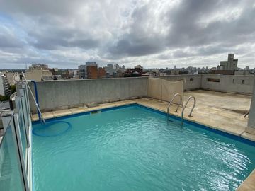Departamento en venta, monoambiente con cochera, parrilla y baulera. Amenities