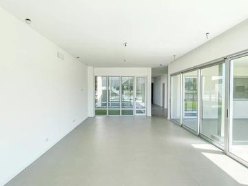 Venta Casa Al Rio San Juan Villanueva Tigre LS