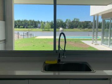 Venta Casa Al Rio San Juan Villanueva Tigre LS