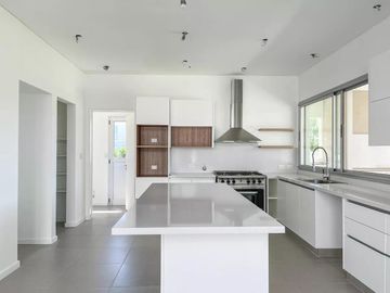 Venta Casa Al Rio San Juan Villanueva Tigre LS