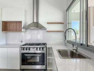 Venta Casa Al Rio San Juan Villanueva Tigre LS