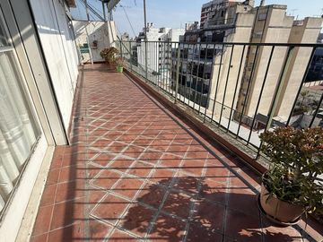 Venta Departamento 3 ambientes con balcón terraza en Villa del Parque