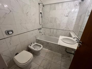 Increible 4 ambientes c/ dep. - cochera - baulera - vig. 24 hs. - sum - piscina