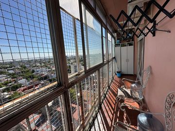 Monte Castro 3 Amb frente 2 balcones súper luminoso! Excelente vista !