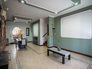 Casa en venta - 3 Dormitorios 4 Baños - Santos Lugares