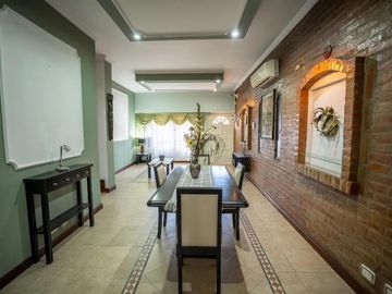 Casa en venta - 3 Dormitorios 4 Baños - Santos Lugares
