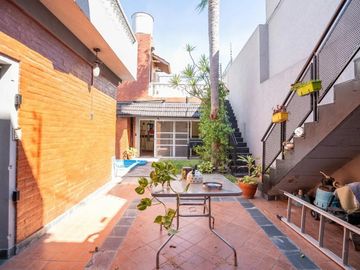 Casa en venta - 3 Dormitorios 4 Baños - Santos Lugares