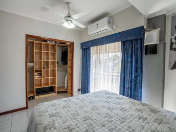 Casa en venta - 3 Dormitorios 4 Baños - Santos Lugares