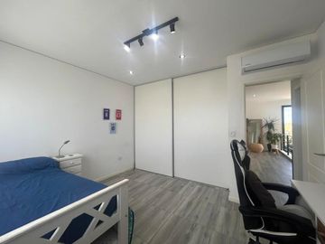 Casa en Venta 5 dormitorios con amplios espacios y comodidades, luminosa! Ceibos puertos del Lago