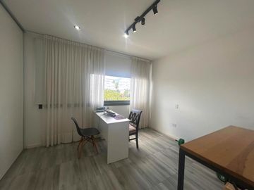 Casa en Venta 5 dormitorios con amplios espacios y comodidades, luminosa! Ceibos puertos del Lago