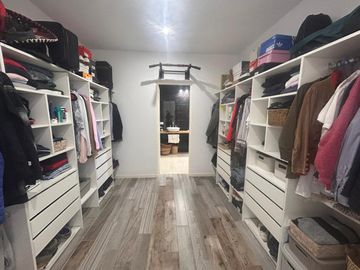 Casa en Venta 5 dormitorios con amplios espacios y comodidades, luminosa! Ceibos puertos del Lago