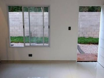 VENTA DUPLEX 2 DORM. EN BARRIO LOS JAZMINES