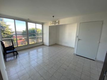 Departamento en Complejo  Mil Viviendas