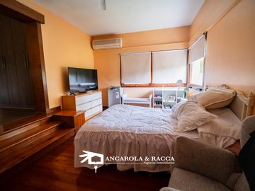 Venta en Country San Diego. Importante propiedad en esquina con 3000 mts de parque.