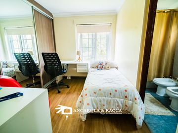 Venta en Country San Diego. Importante propiedad en esquina con 3000 mts de parque.