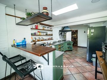 Venta en Country San Diego. Importante propiedad en esquina con 3000 mts de parque.