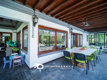 Venta en Country San Diego. Importante propiedad en esquina con 3000 mts de parque.