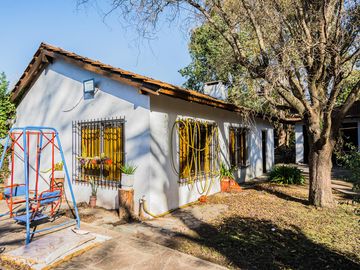 Venta Casa Quinta 4 ambientes con pileta en Petion Cañuelas