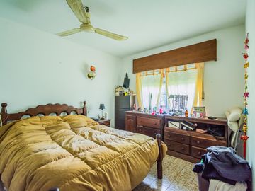Venta Casa Quinta 4 ambientes con pileta en Petion Cañuelas