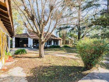 Venta Casa Quinta 4 ambientes con pileta en Petion Cañuelas