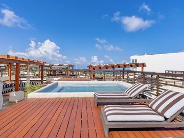 Departamento de 3 recamaras con alberca y vista al mar en venta