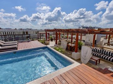 Departamento de 3 recamaras con alberca y vista al mar en venta