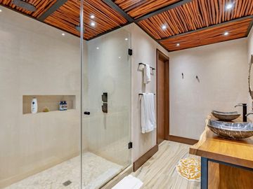 Departamento de 3 recamaras con alberca y vista al mar en venta