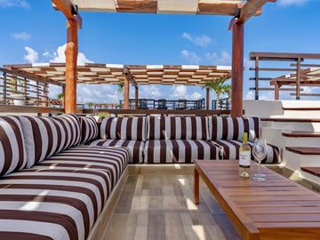 Departamento de 3 recamaras con alberca y vista al mar en venta