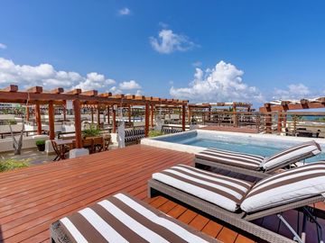 Departamento de 3 recamaras con alberca y vista al mar en venta