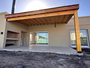 Venta Casa Pilar del Este Santa Emilia- Pilar