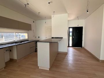 Venta Casa Pilar del Este Santa Emilia- Pilar