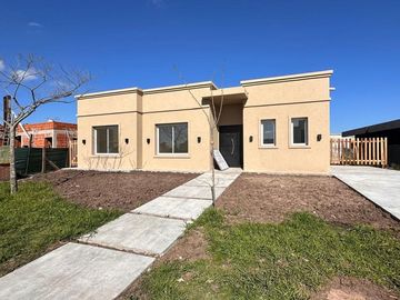 Venta Casa Pilar del Este Santa Emilia- Pilar